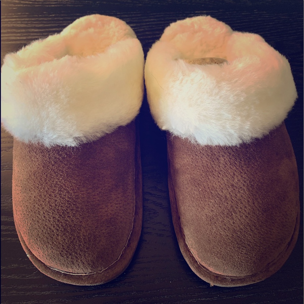 Old Friend- Genuine Sheepskin Footwear